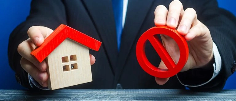 Read more about the article Dlaczego banki odmawiają udzielenia kredytu hipotecznego?